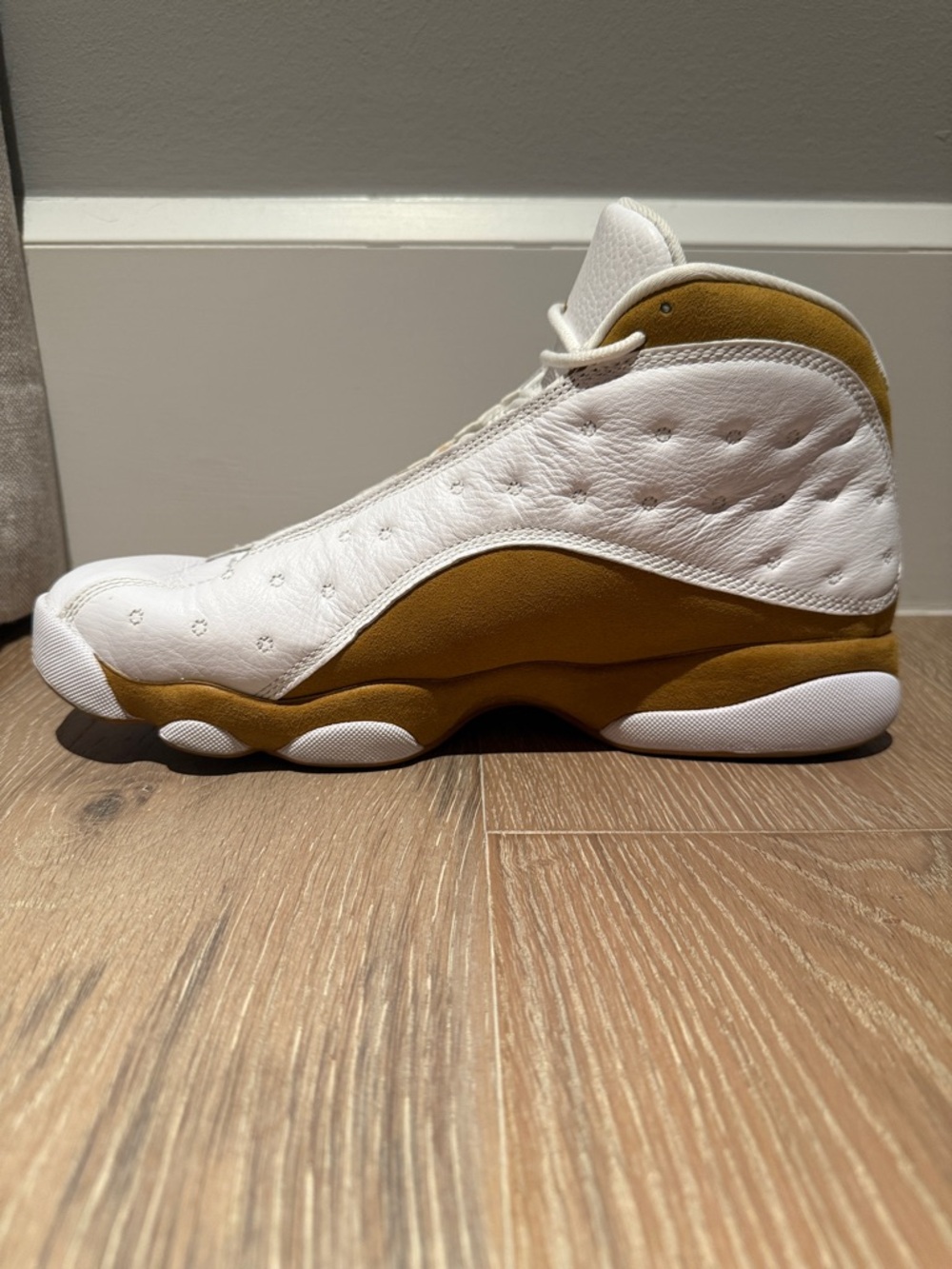 Jordan 13 Men’s Retro White/Wheat - Picture 4 of 9